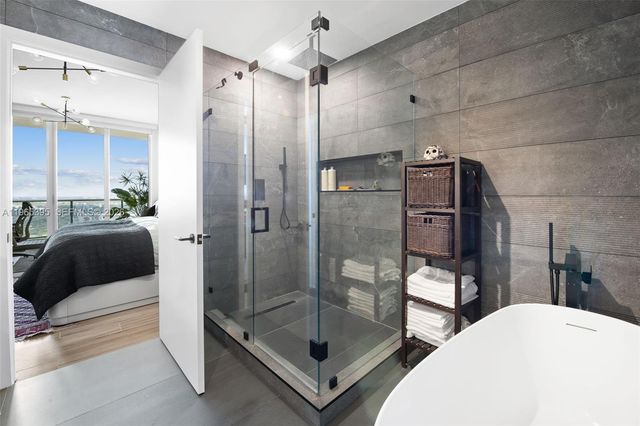 3470 E Coast Ave PH102, Miami, FL 33137