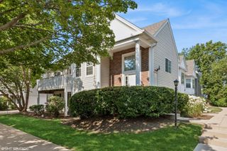 201 HIdden Creek Lane 201, North Aurora, IL 60542