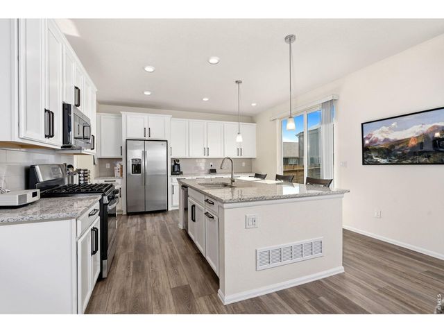 569 Navion Ln, Fort Collins, CO 80524