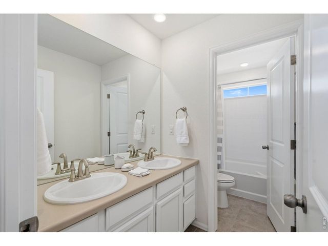 569 Navion Ln, Fort Collins, CO 80524