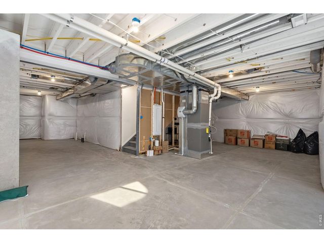 569 Navion Ln, Fort Collins, CO 80524