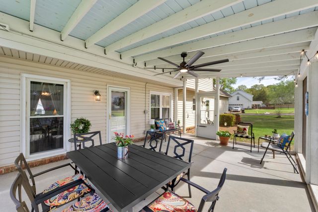 700 LANCELOT LN, Collierville, TN 38017