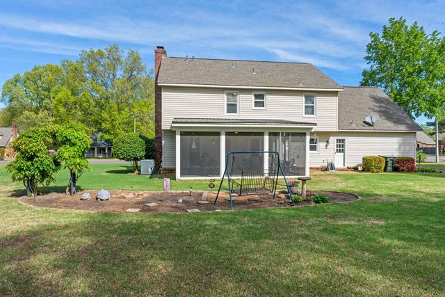 700 LANCELOT LN, Collierville, TN 38017