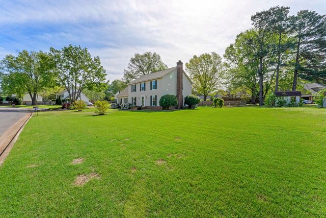 700 LANCELOT LN, Collierville, TN 38017