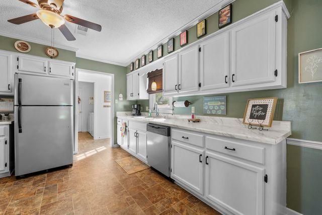 700 LANCELOT LN, Collierville, TN 38017