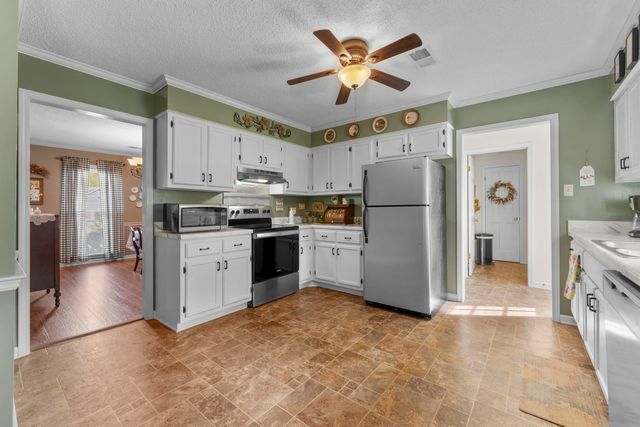 700 LANCELOT LN, Collierville, TN 38017