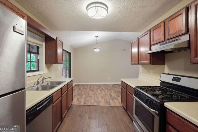 3971 Woodbridge Drive, Snellville, GA 30039