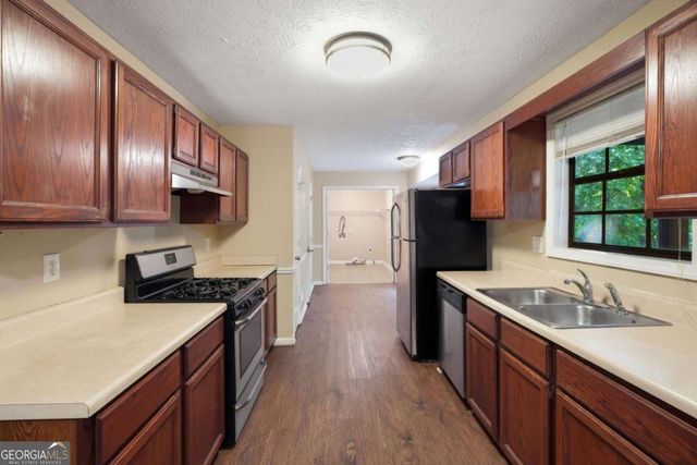 3971 Woodbridge Drive, Snellville, GA 30039