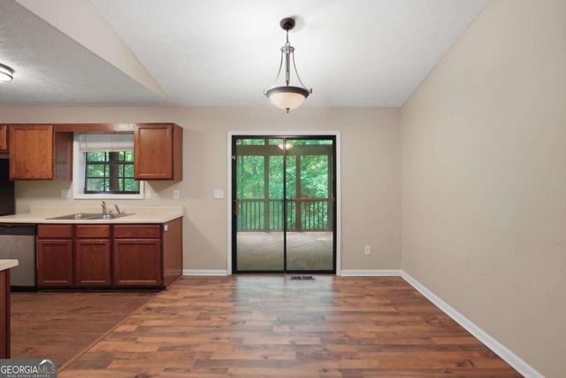 3971 Woodbridge Drive, Snellville, GA 30039