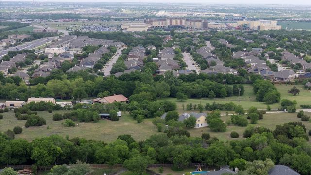 1294 Johnson LN, Round Rock, TX 78665