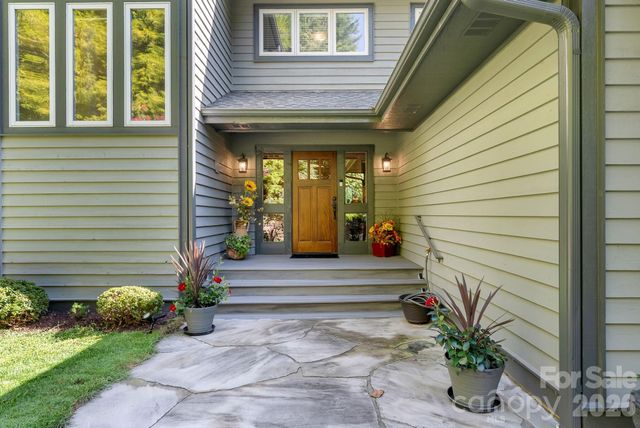 107 Spruce Lane, Zirconia, NC 28790