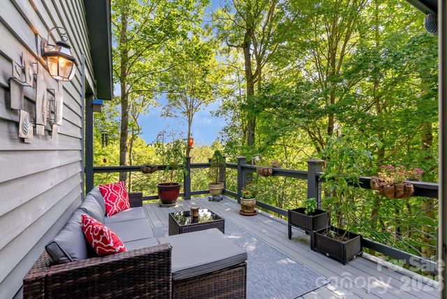 107 Spruce Lane, Zirconia, NC 28790