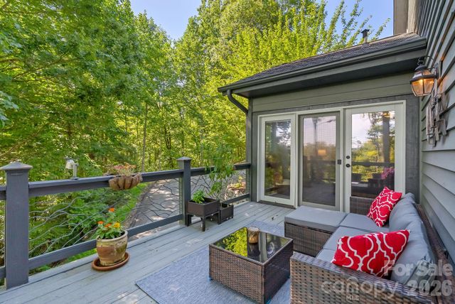 107 Spruce Lane, Zirconia, NC 28790