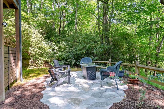 107 Spruce Lane, Zirconia, NC 28790