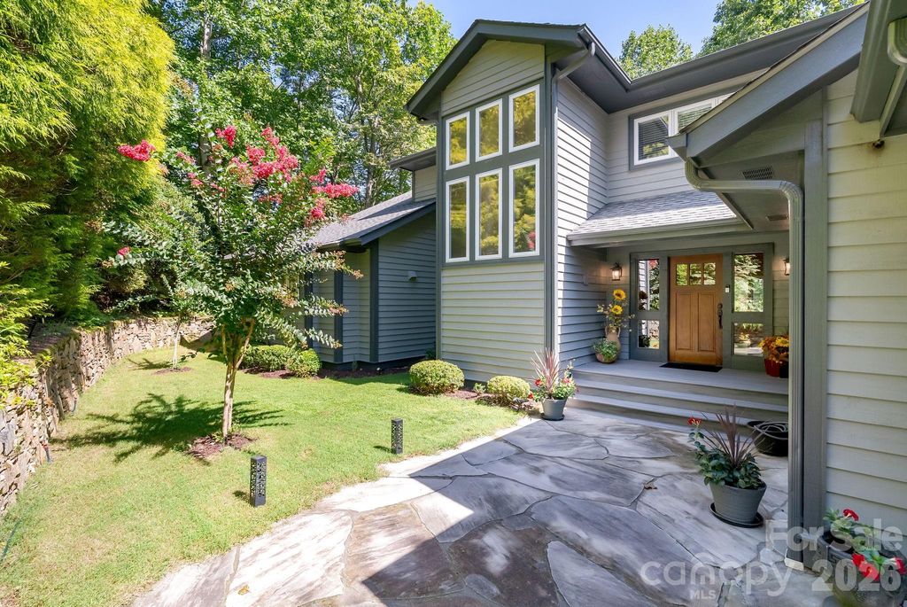 107 Spruce Lane, Zirconia, NC 28790