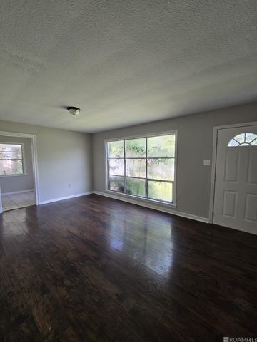 6634 Fern Dr, Baton Rouge, LA 70812