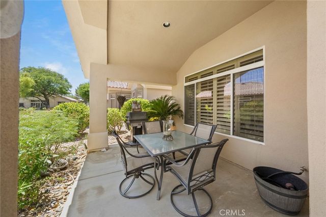 38742 Burgundy Lane, Palm Desert, CA 92211
