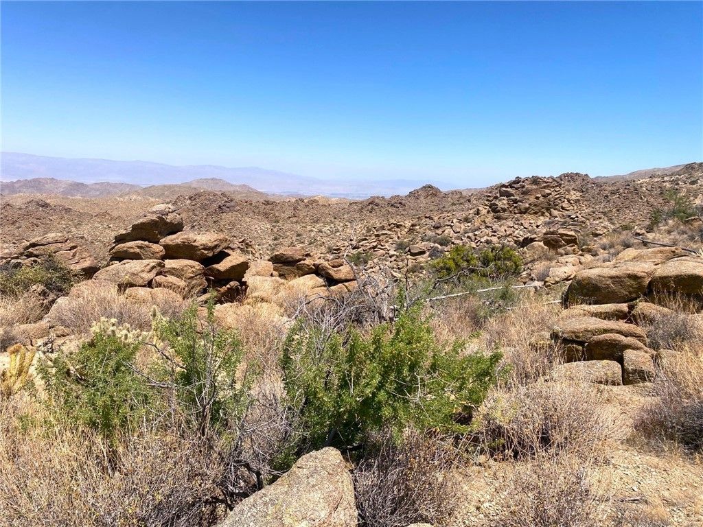 Image 11 of property listing at 15 Desert Calico Way, Mountain Center, CA 92260