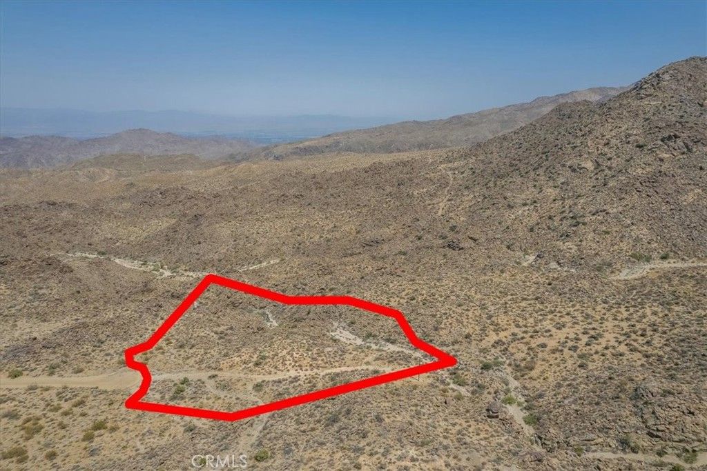 Image 12 of property listing at 15 Desert Calico Way, Mountain Center, CA 92260