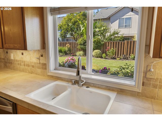 14917 Se BRACKENBUSH Rd, Clackamas, OR 97015