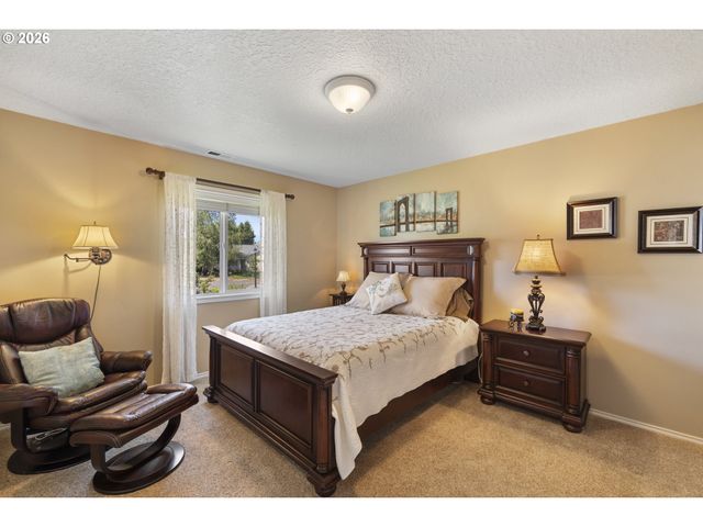 14917 Se BRACKENBUSH Rd, Clackamas, OR 97015
