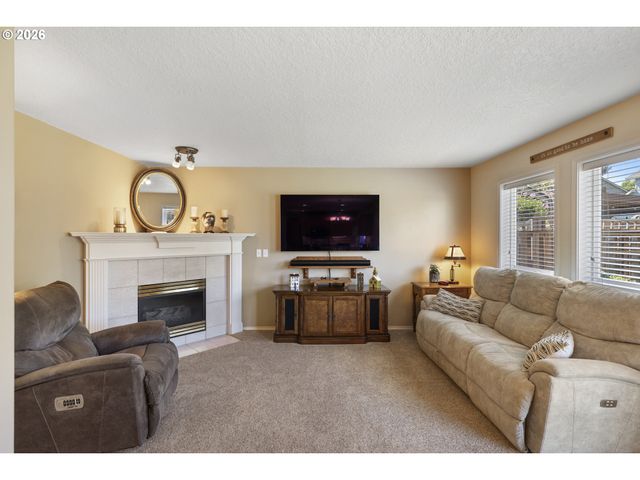 14917 Se BRACKENBUSH Rd, Clackamas, OR 97015
