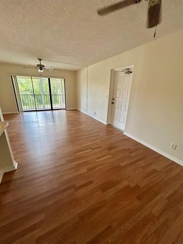 1113 Green Pine Blvd H2, West Palm Beach, FL 33409