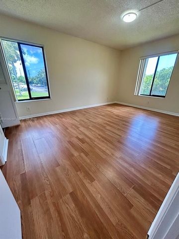 1113 Green Pine Blvd H2, West Palm Beach, FL 33409