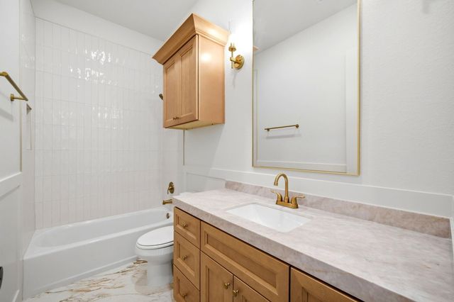 9814 Tulum Court, Galveston, TX 77554