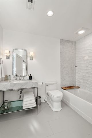 4 Wilson's Way, Dover, MA 02030