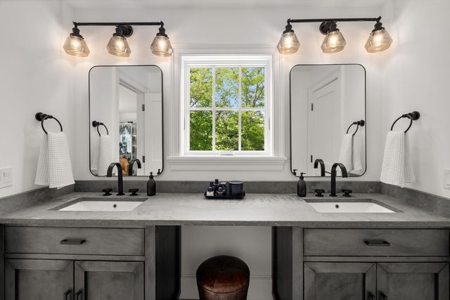 4 Wilson's Way, Dover, MA 02030