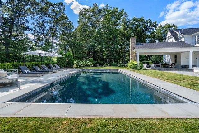 4 Wilson's Way, Dover, MA 02030