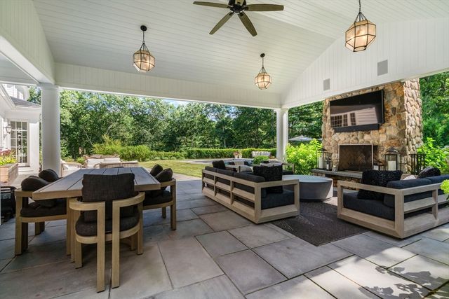 4 Wilson's Way, Dover, MA 02030