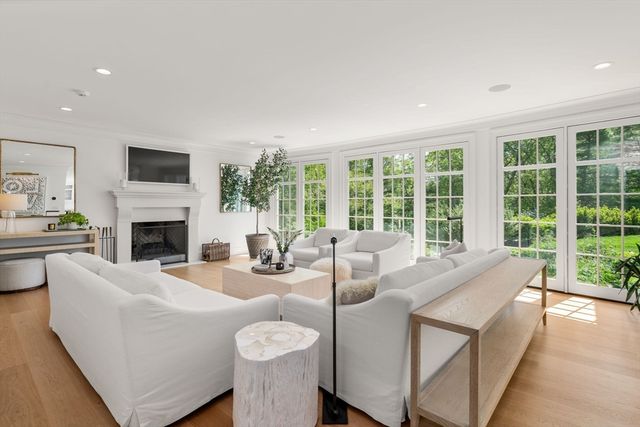 4 Wilson's Way, Dover, MA 02030