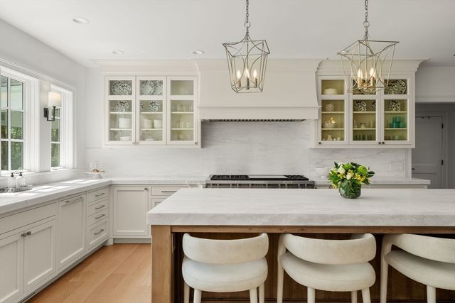 4 Wilson's Way, Dover, MA 02030