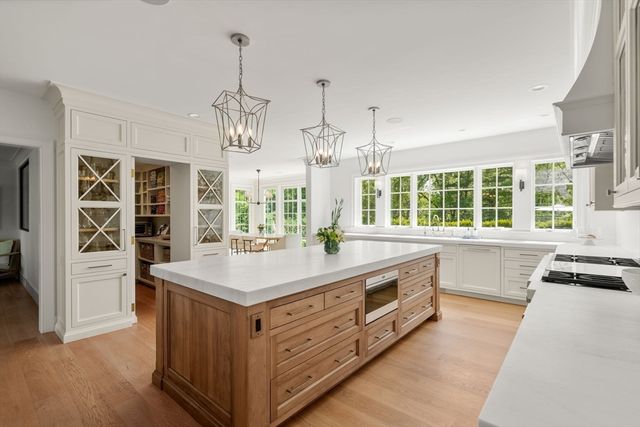 4 Wilson's Way, Dover, MA 02030
