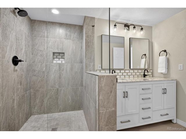 18 S Monroe St, Denver, CO 80209