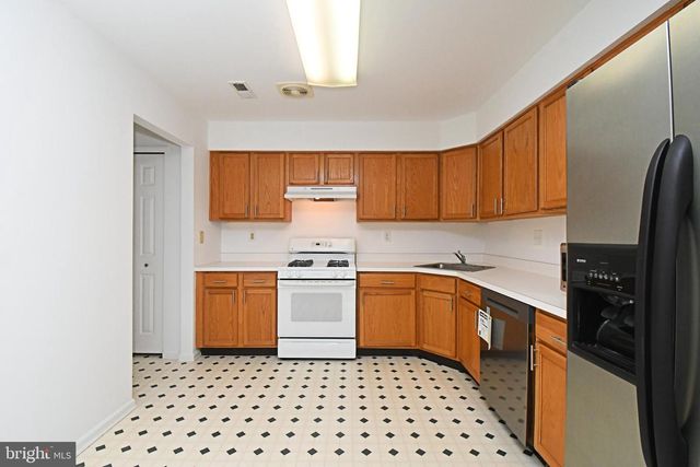 716 THORNHILL DR, Collegeville, PA 19426