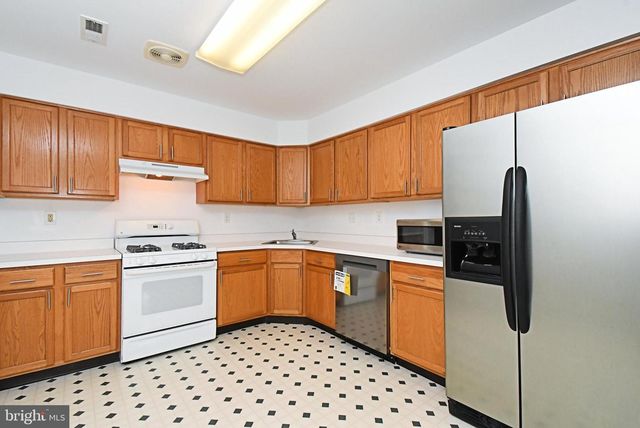 716 THORNHILL DR, Collegeville, PA 19426