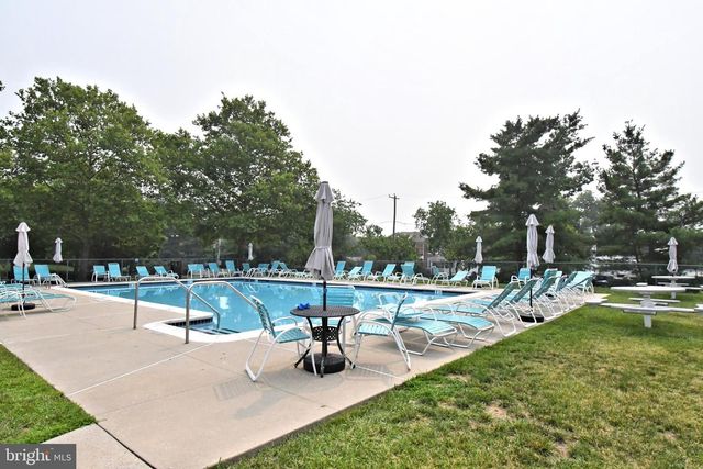 716 THORNHILL DR, Collegeville, PA 19426