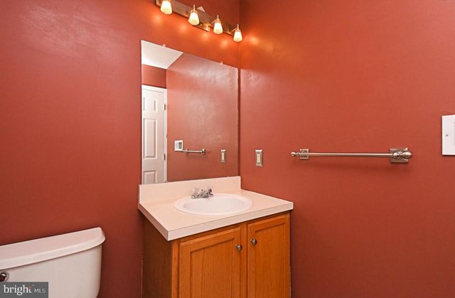 716 THORNHILL DR, Collegeville, PA 19426