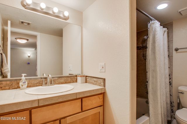 6651 N Campbell Ave Apt 152, Tucson, AZ 85718