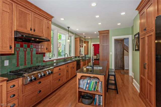 2750 Leighton Road, Shaker Heights, OH 44120