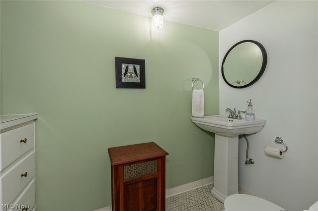 2750 Leighton Road, Shaker Heights, OH 44120