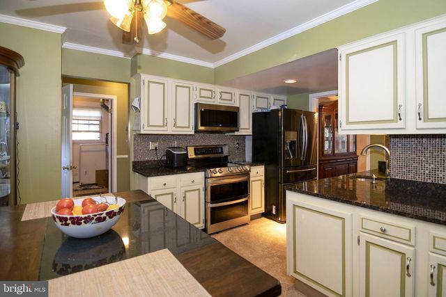 11 CHANDLER LN, Voorhees, NJ 08043