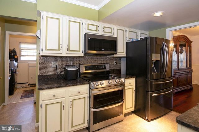 11 CHANDLER LN, Voorhees, NJ 08043