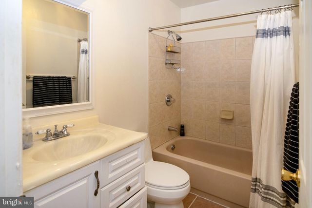 11 CHANDLER LN, Voorhees, NJ 08043