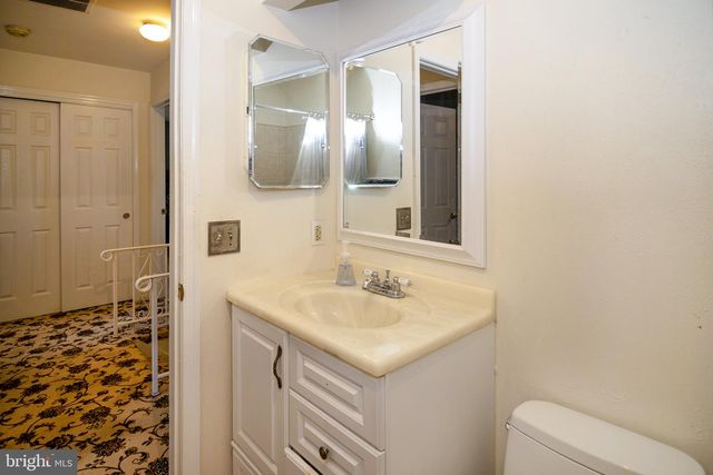 11 CHANDLER LN, Voorhees, NJ 08043
