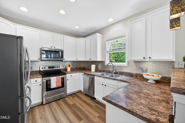 105 Oakbeech Court, Holly Springs, NC 27540