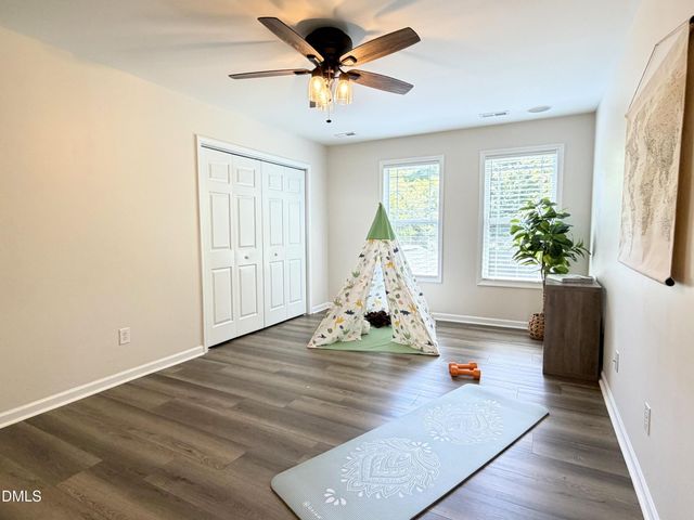 105 Oakbeech Court, Holly Springs, NC 27540